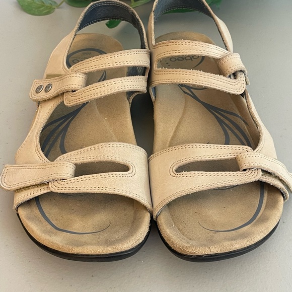 Abeo Crescent Stone Tan Leather Walking Sandal, Size 8 - Picture 4 of 11
